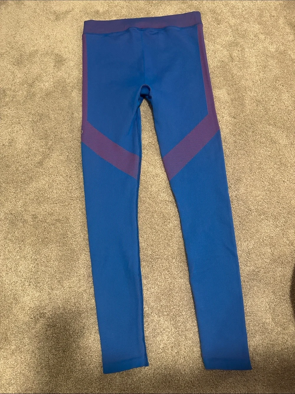 ALO Yoga Blue Leggings with red Accents